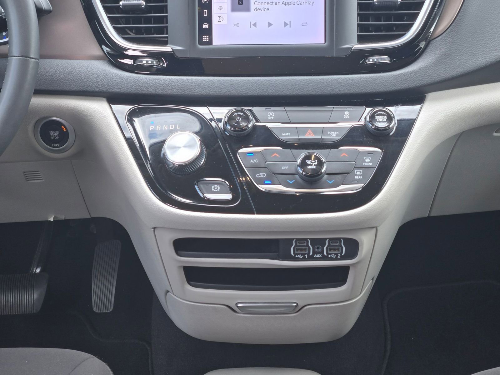 Certified 2023 Chrysler Voyager LX FWD image 18