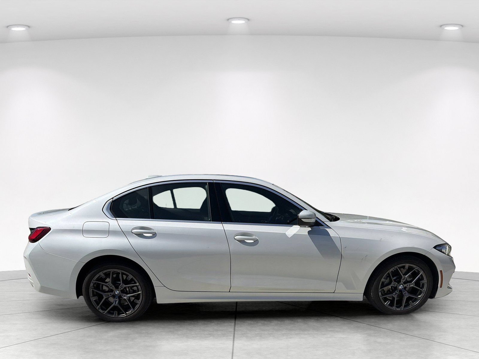 Certified 2025 BMW 330i Sedan w/ Convenience Package RWD image 3