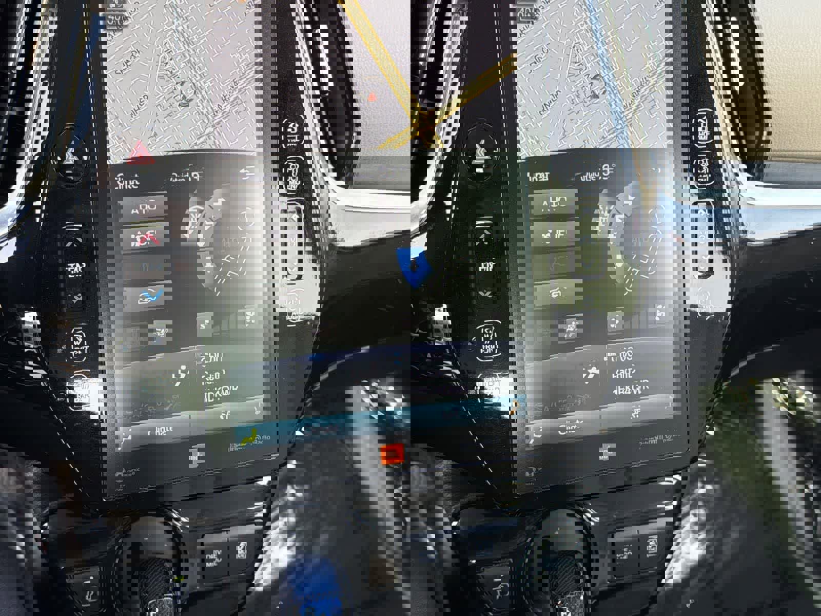 Used 2021 Toyota Prius L Eco image 15