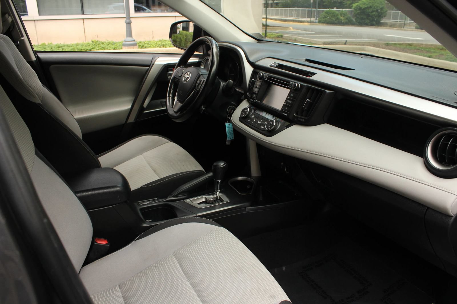 Used 2017 Toyota RAV4 XLE w/ All Weather Liner Package AWD/4WD image 27