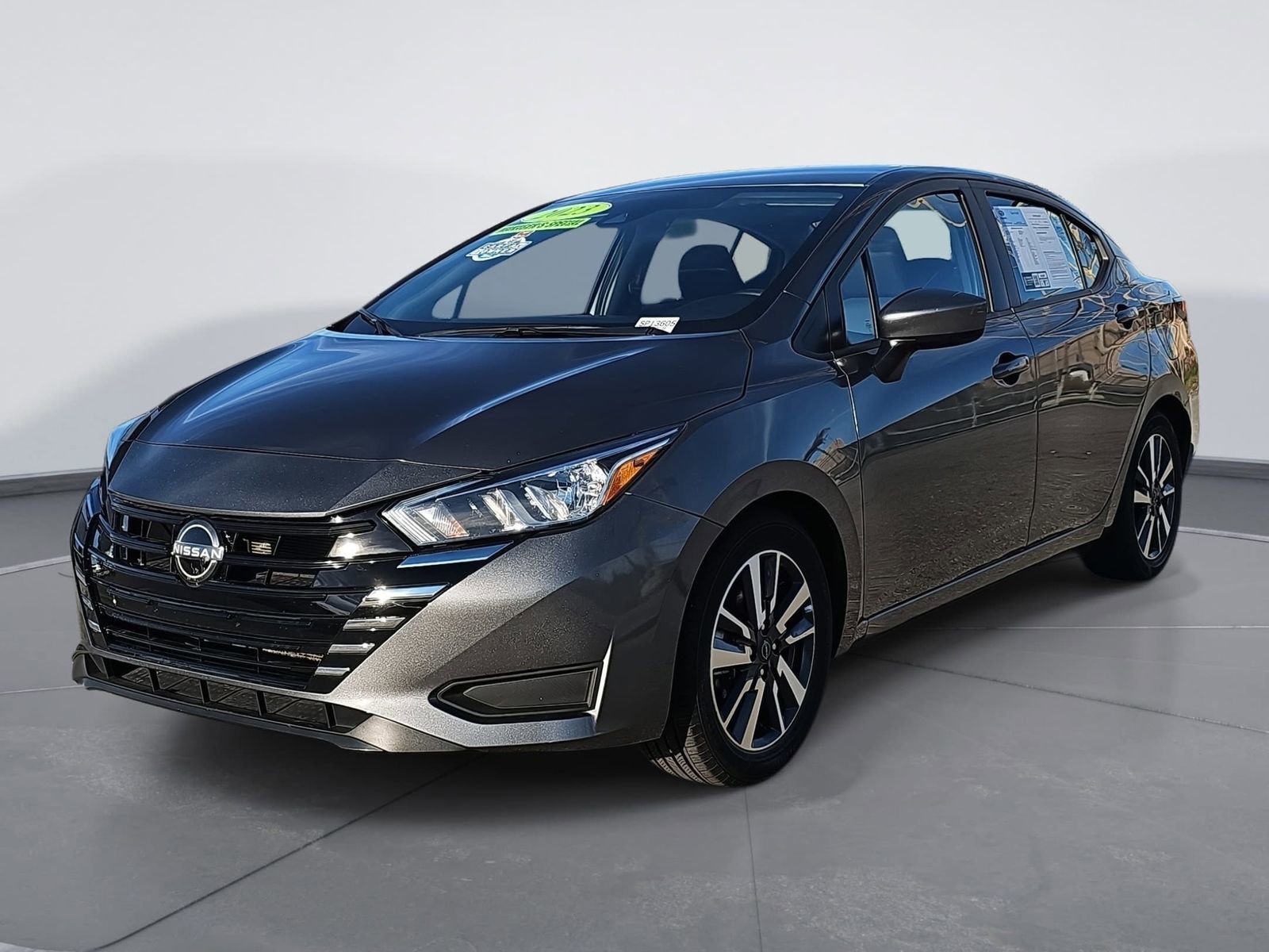 Used 2023 Nissan Versa SV image 7