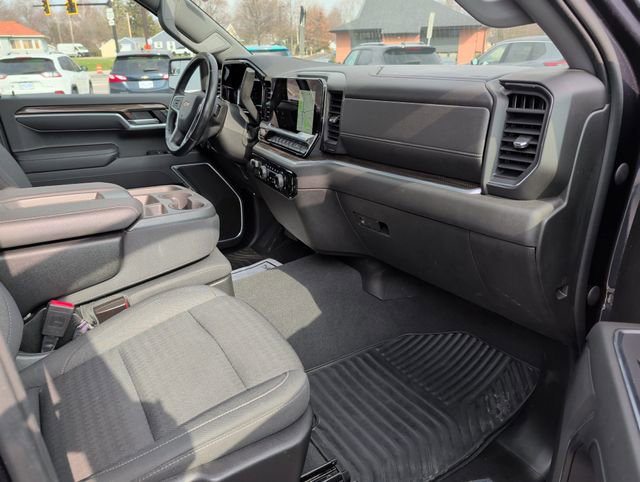 Used 2022 Chevrolet Silverado 1500 LT AWD/4WD image 31