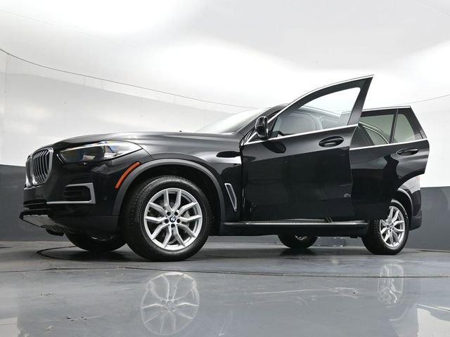 Used 2023 BMW X5 xDrive40i w/ Premium Package AWD/4WD image 42
