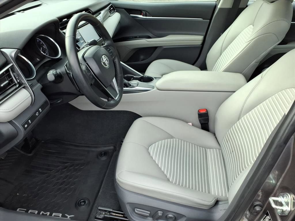 Used 2019 Toyota Camry SE image 11