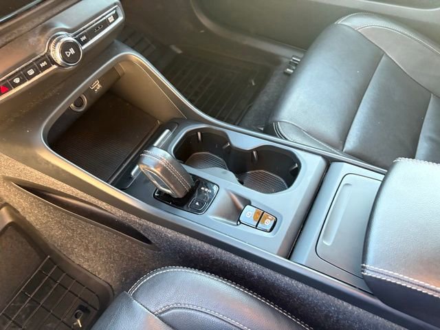 Used 2021 Volvo XC40 T4 Momentum w/ Protection Package Premier image 17