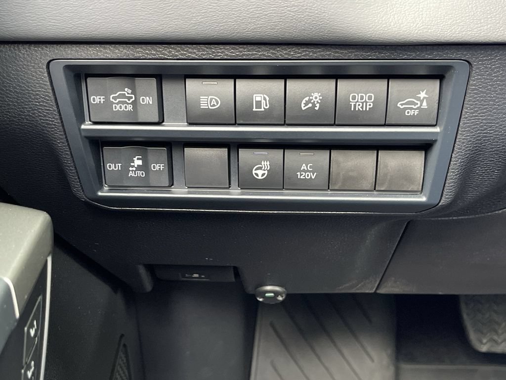 Used 2026 Toyota Tundra Platinum AWD/4WD image 18