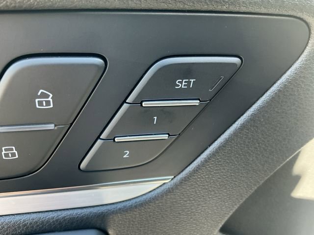 Used 2018 Audi SQ5 Prestige AWD/4WD image 28