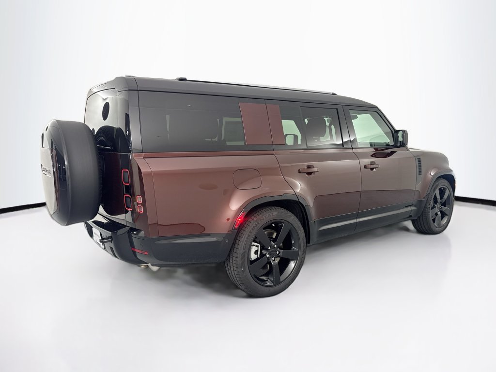 New 2026 Land Rover Defender 130 X-Dynamic SE AWD/4WD image 5