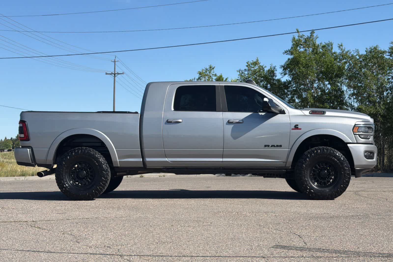 Used 2022 RAM 2500 Laramie w/ Night Edition AWD/4WD image 8