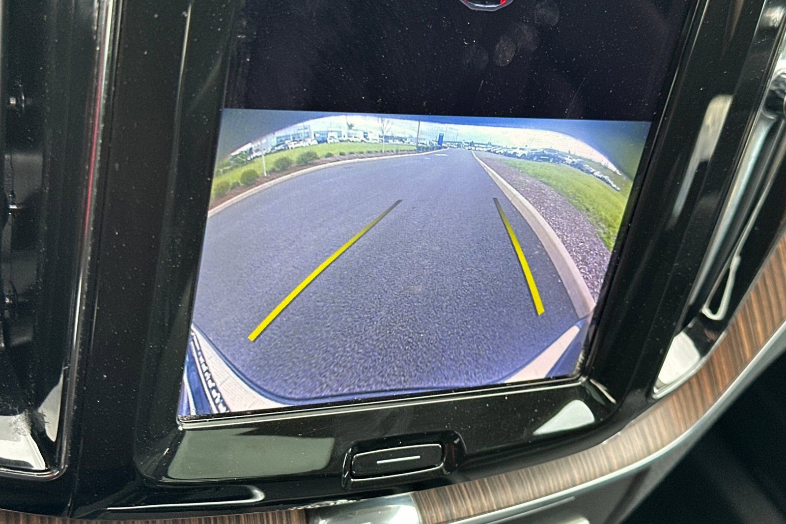 Used 2022 Volvo XC60 B5 Momentum w/ Advanced Package image 21