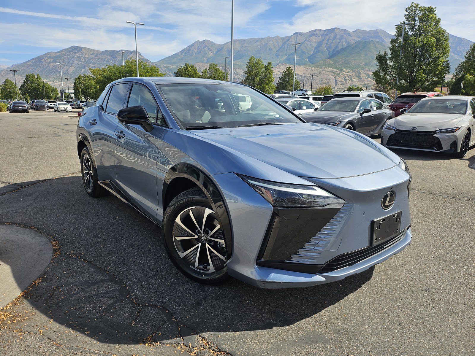 Used 2023 Lexus RZ 450e Premium w/ Technology Package AWD/4WD image 3