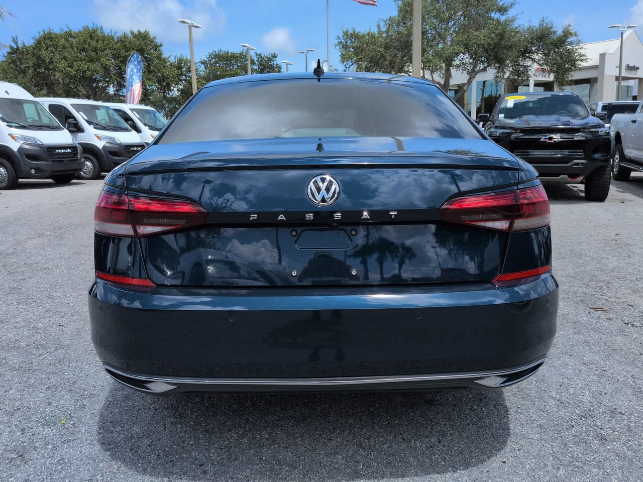 Used 2020 Volkswagen Passat 2.0T SEL FWD image 6
