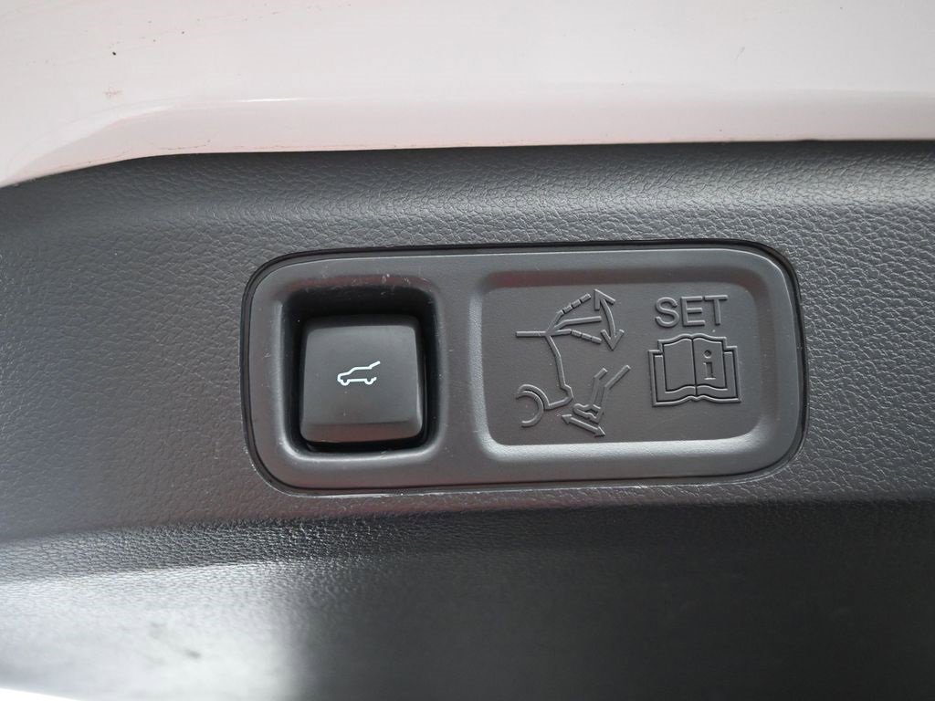 Used 2024 Ford Expedition Max XLT image 36