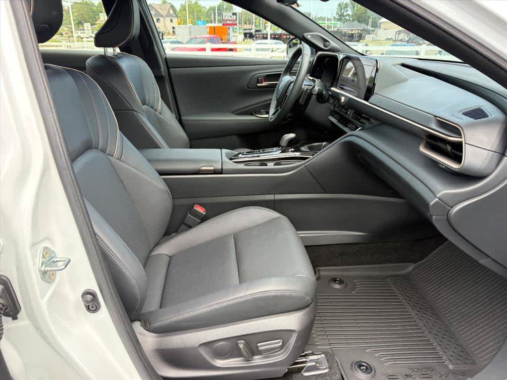 Used 2025 Toyota Crown Signia w/ Advanced Technology Package AWD/4WD image 6