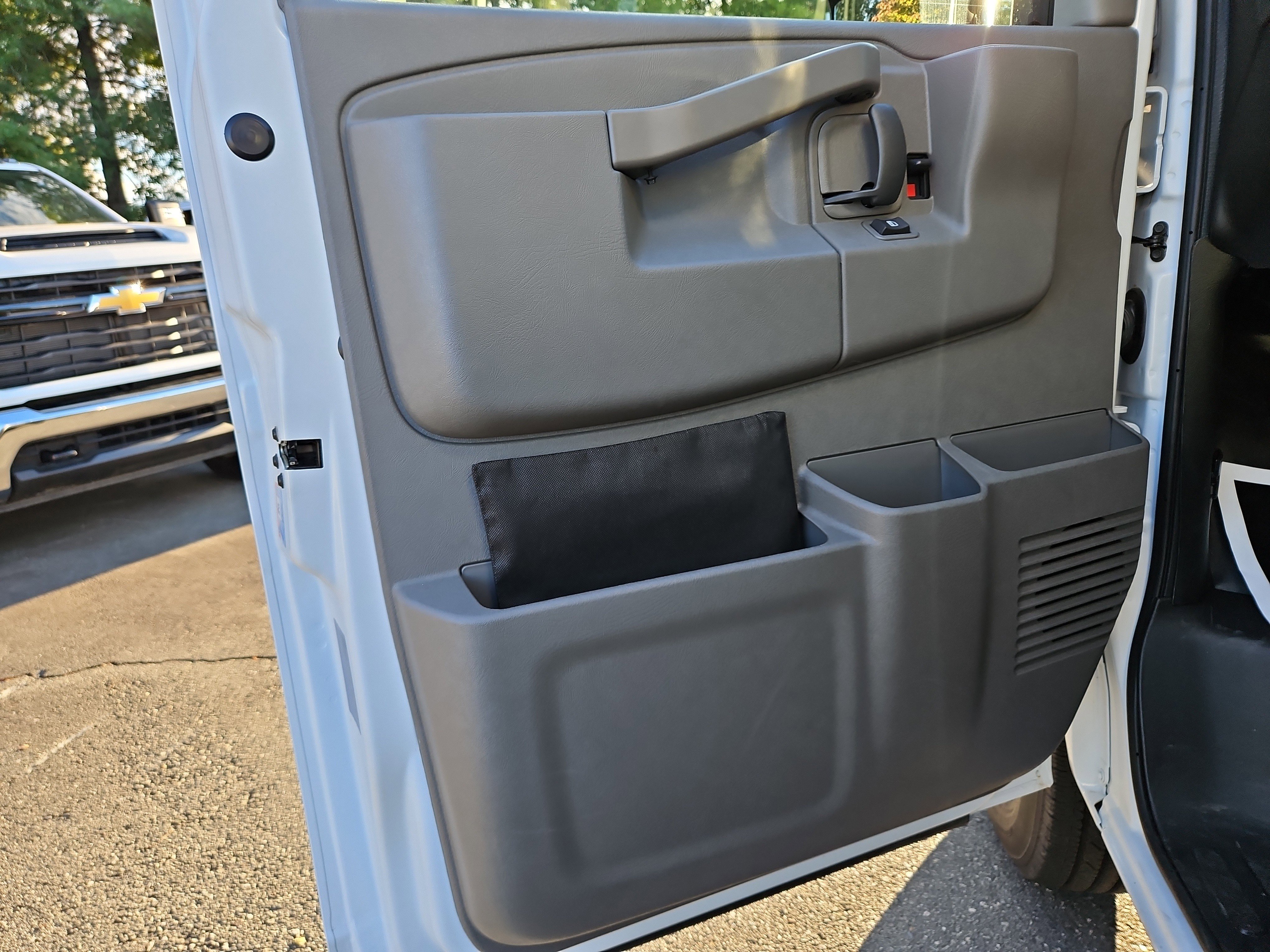 New 2025 Chevrolet Express 3500 w/ Power Convenience Package image 12