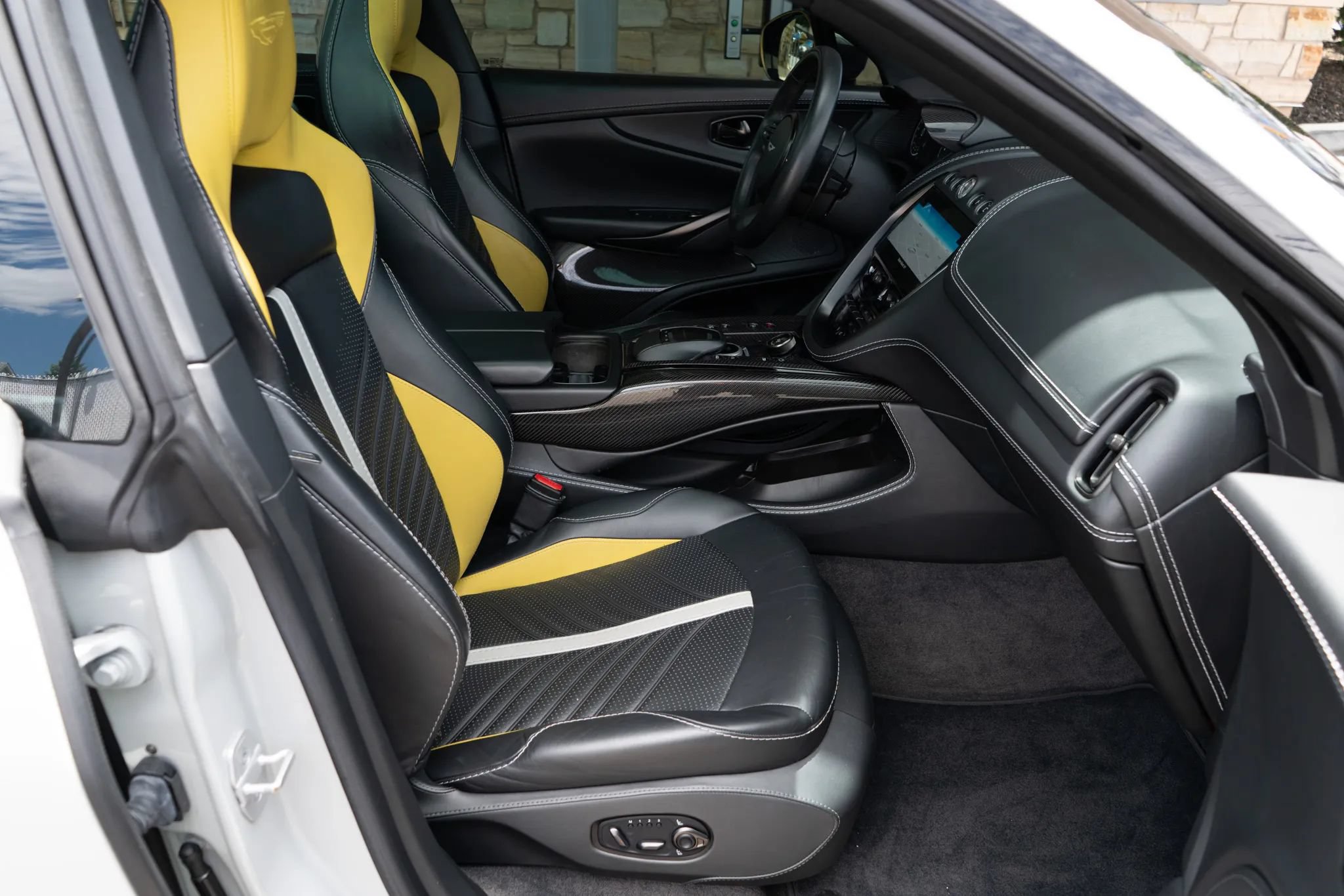 Used 2023 Aston Martin DBX 707 AWD/4WD image 27
