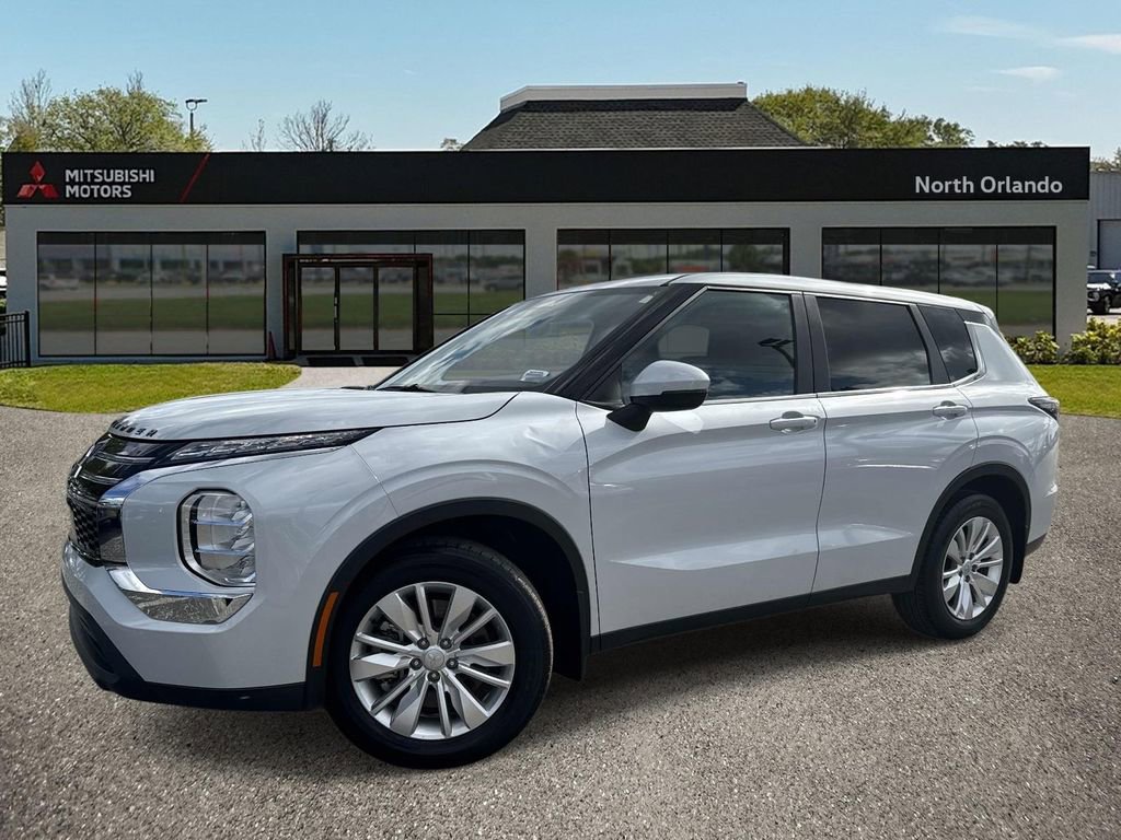Used 2025 Mitsubishi Outlander ES image 1