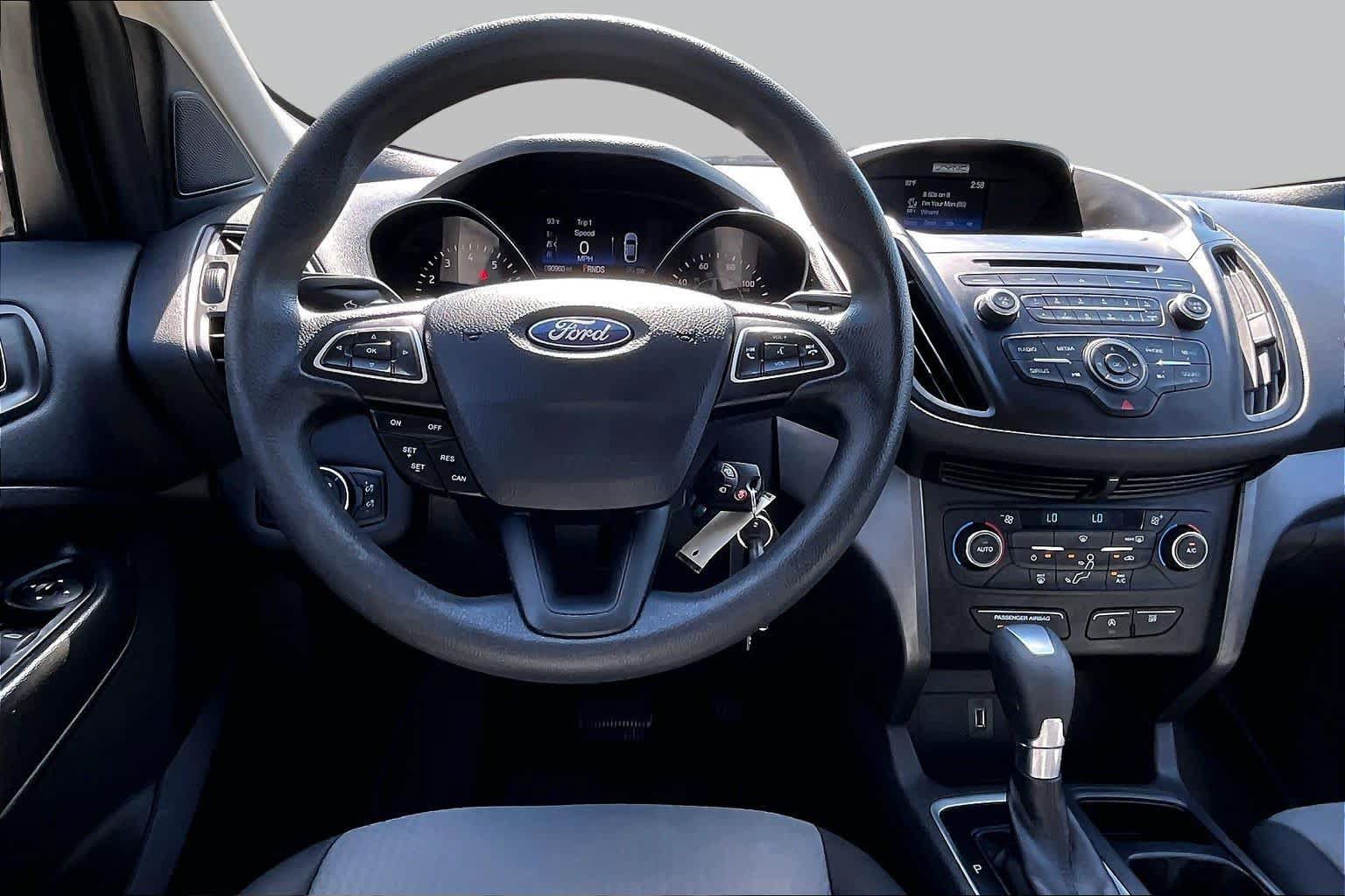 Used 2017 Ford Escape SE FWD image 6