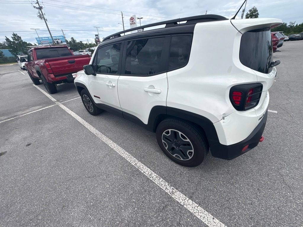 Used 2017 Jeep Renegade Trailhawk AWD/4WD image 22