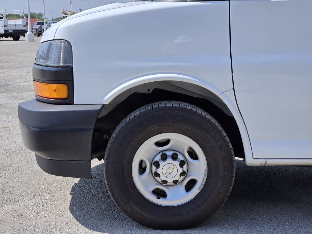 Used 2021 Chevrolet Express 2500 w/ Driver Convenience Package RWD image 8