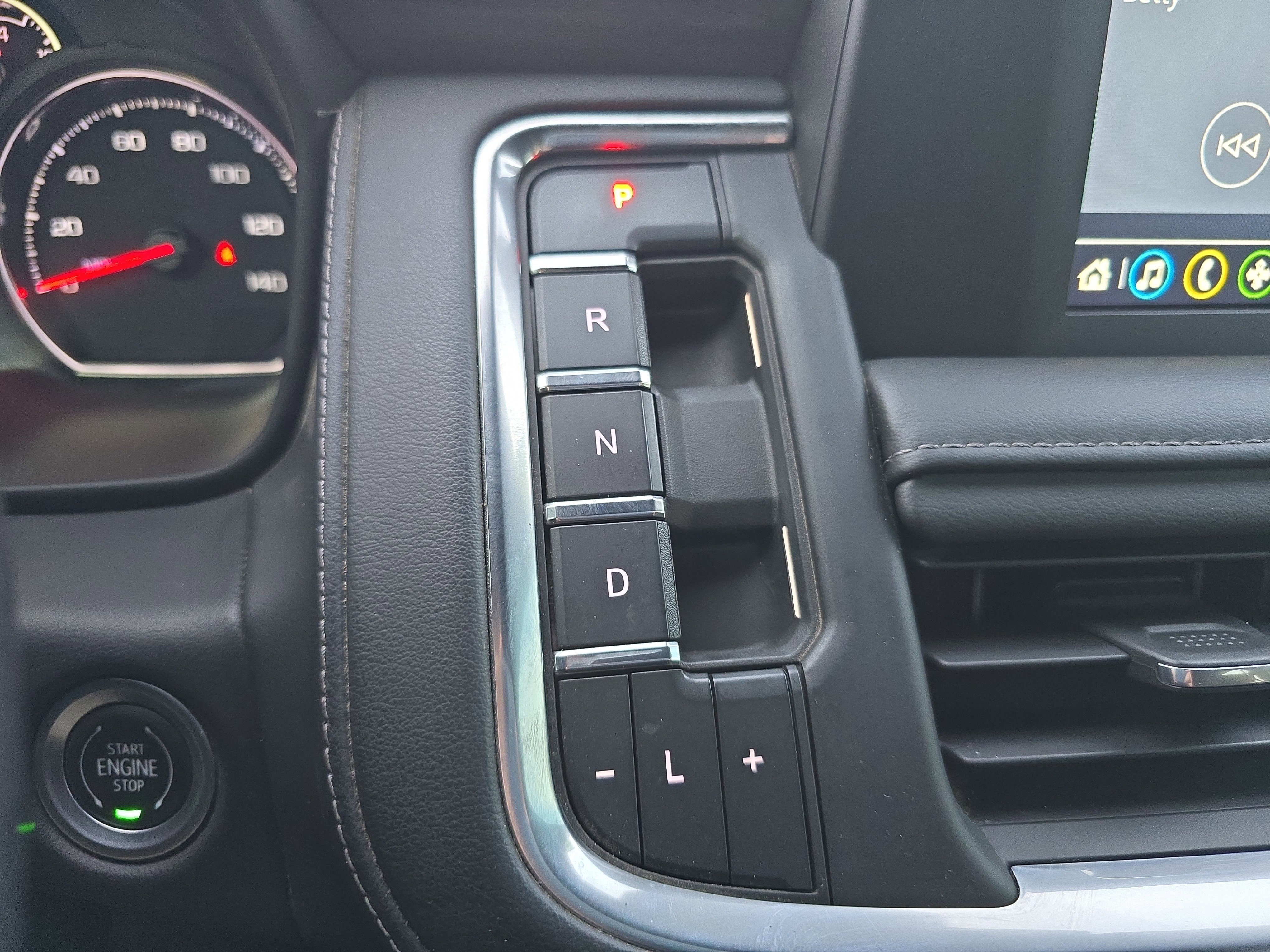 Used 2022 Chevrolet Suburban LS image 27