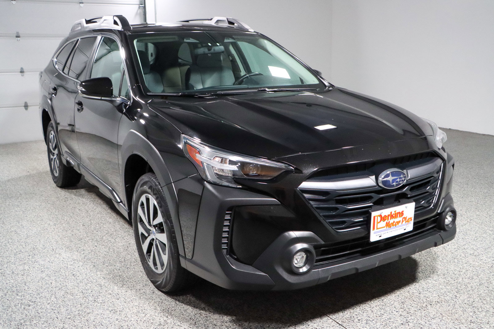 Used 2024 Subaru Outback Premium AWD/4WD image 5