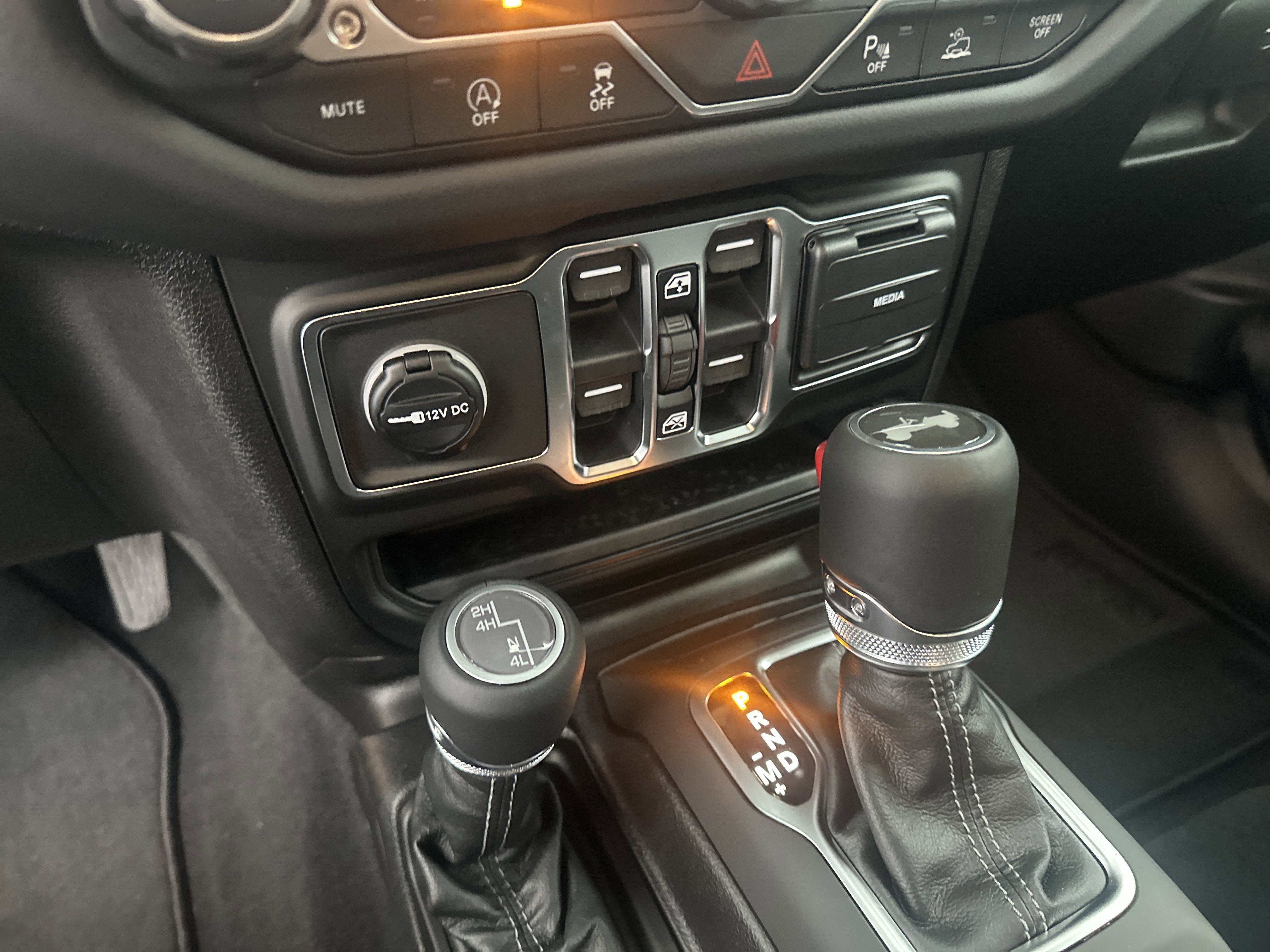 New 2026 Jeep Wrangler Unlimited Sahara AWD/4WD image 35