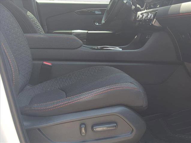 Used 2025 Honda Pilot Sport image 17