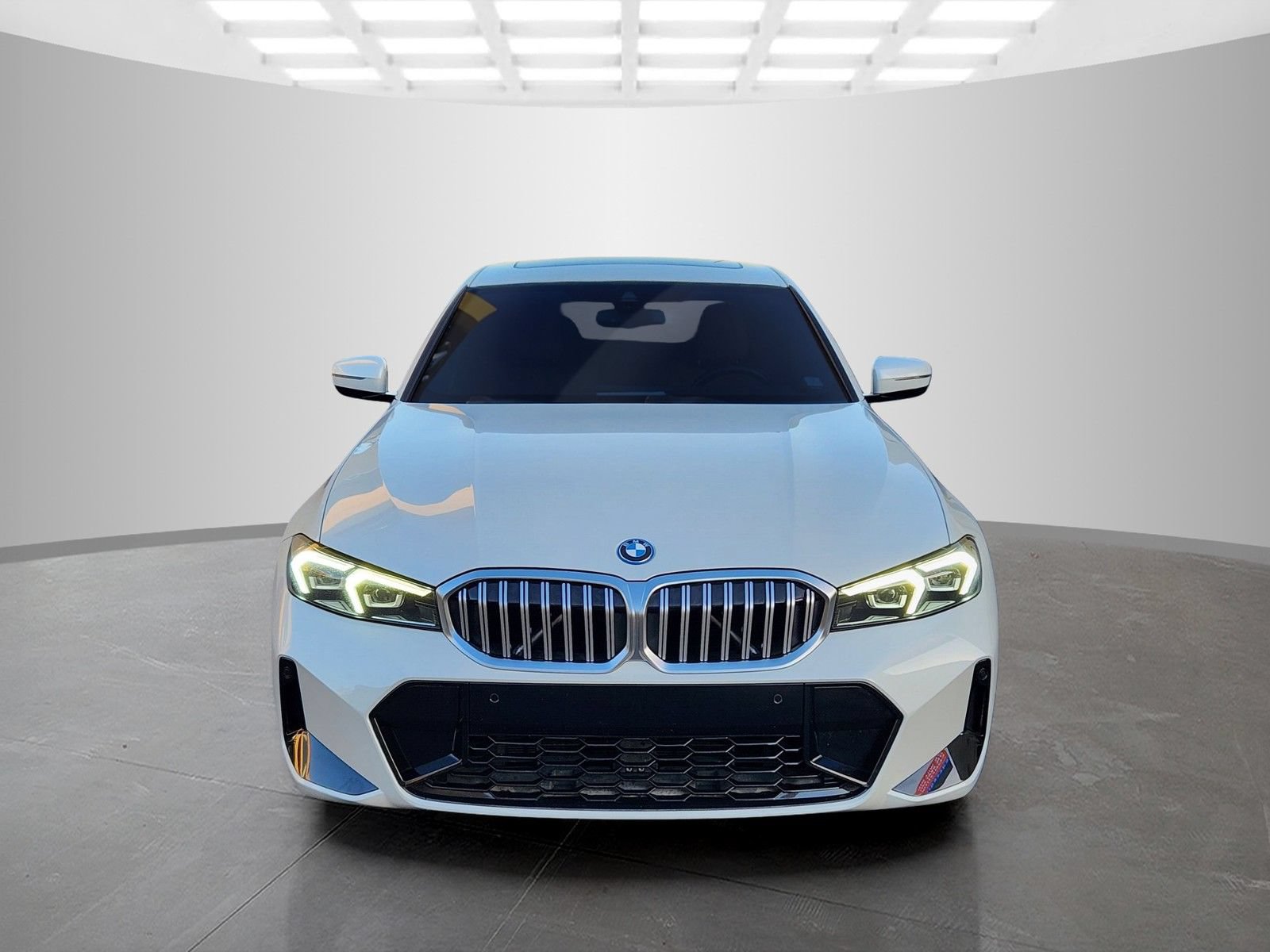 Used 2023 BMW 330e xDrive w/ M Sport Package AWD/4WD image 2