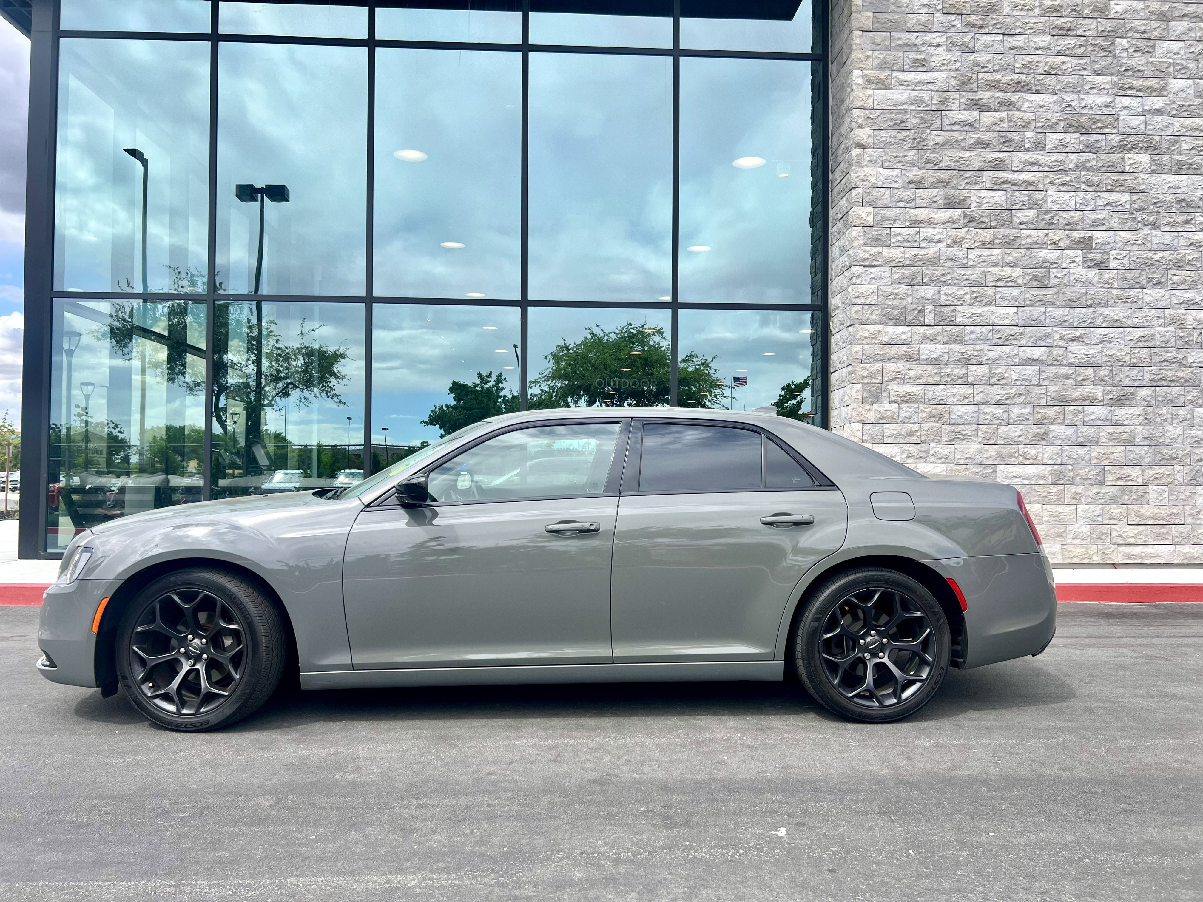 Used 2019 Chrysler 300 Touring w/ Sport Appearance Package image 23