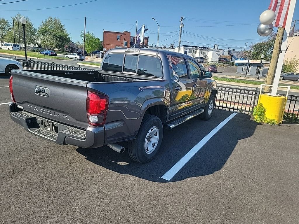 Used 2022 Toyota Tacoma SR w/ SR Convenience Package image 9