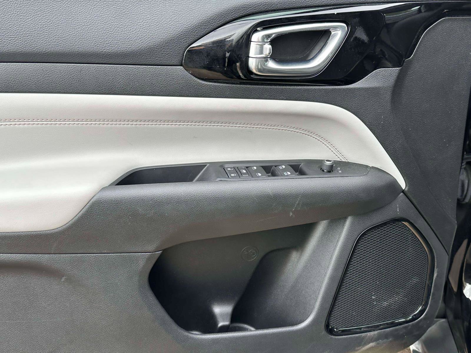 Used 2022 Jeep Compass Limited image 17