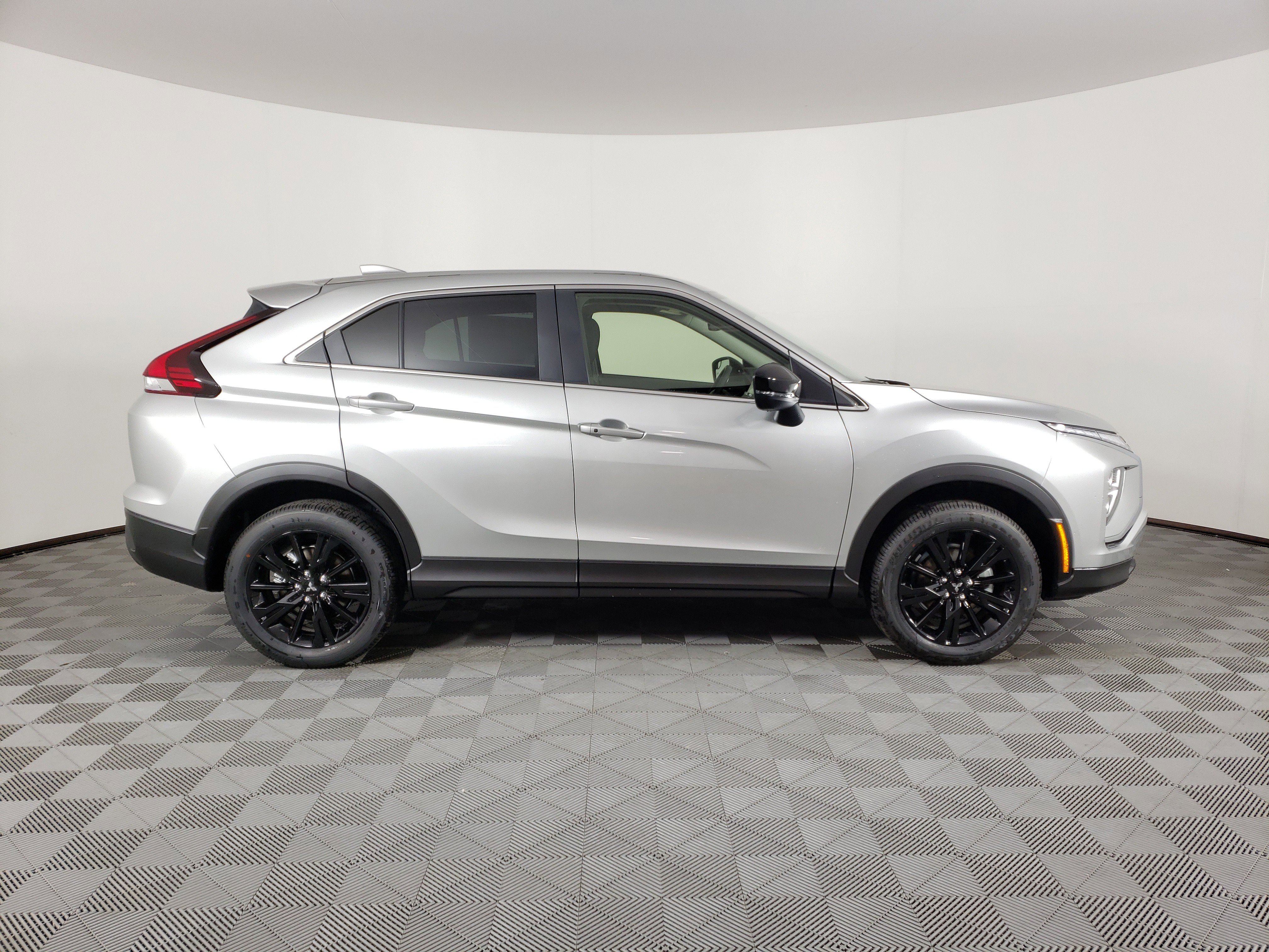 New 2026 Mitsubishi Eclipse Cross LE image 5