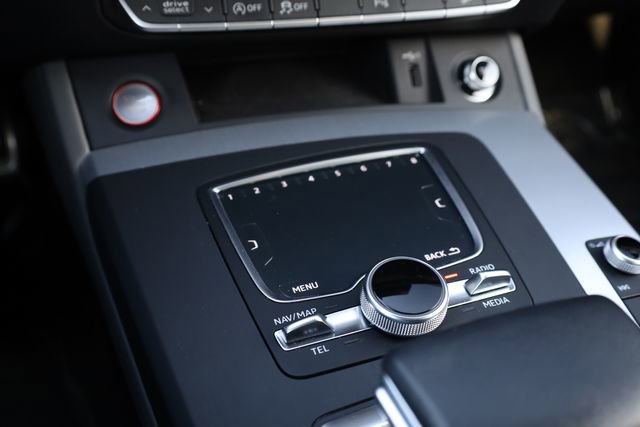 Used 2018 Audi SQ5 Prestige w/ Prestige Package image 19