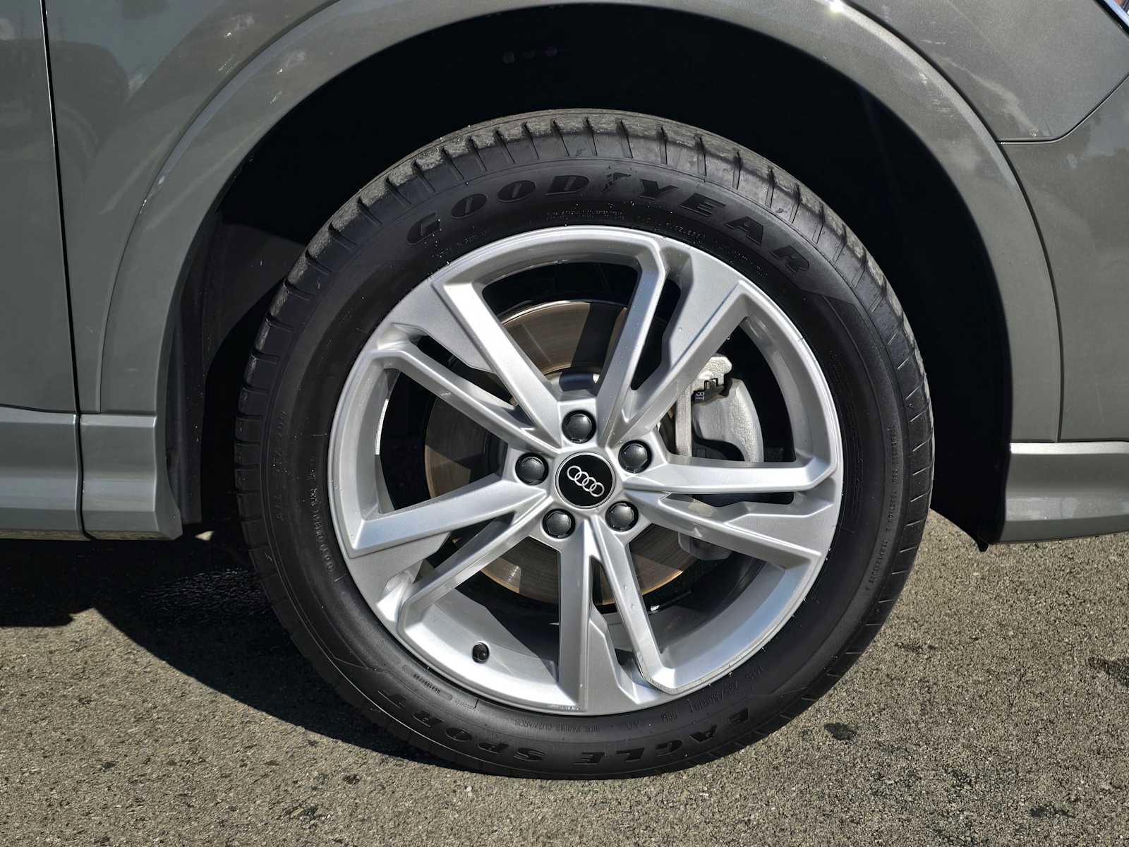 Used 2023 Audi Q3 2.0T Premium Plus w/ Premium Plus Package image 9