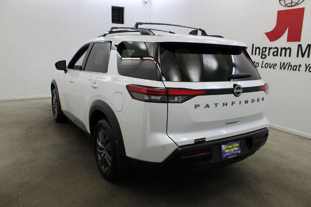 Certified 2026 Nissan Pathfinder SV FWD image 3
