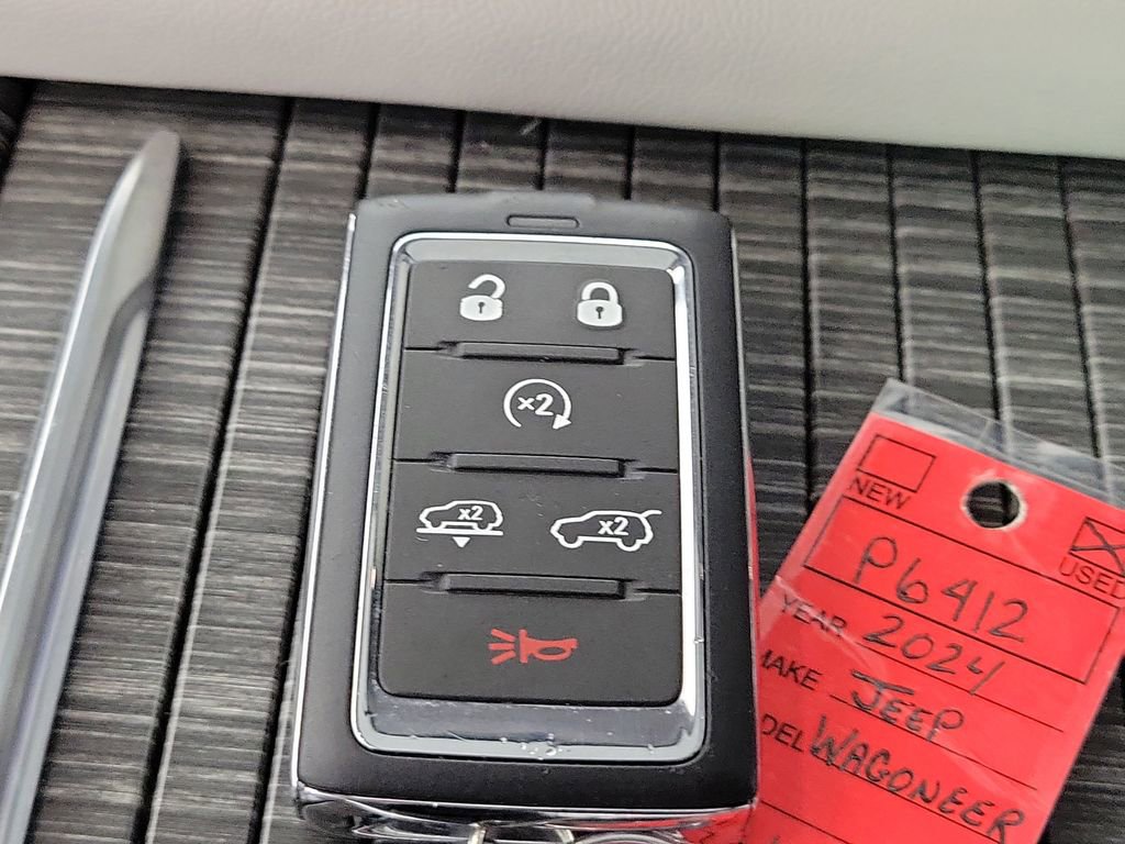 Used 2024 Jeep Wagoneer L Series III w/ Premium Group I image 27
