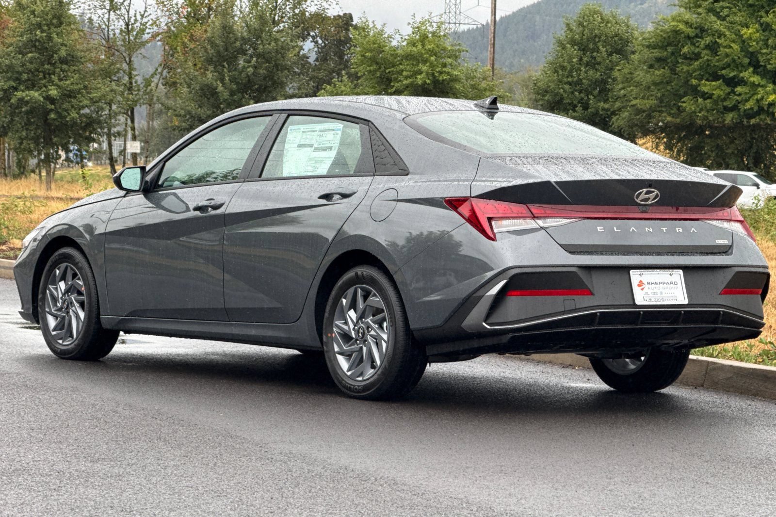 New 2026 Hyundai Elantra Hybrid FWD image 5