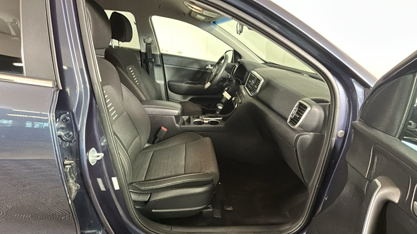 Used 2020 Kia Sportage LX w/ LX Popular Package AWD/4WD image 35