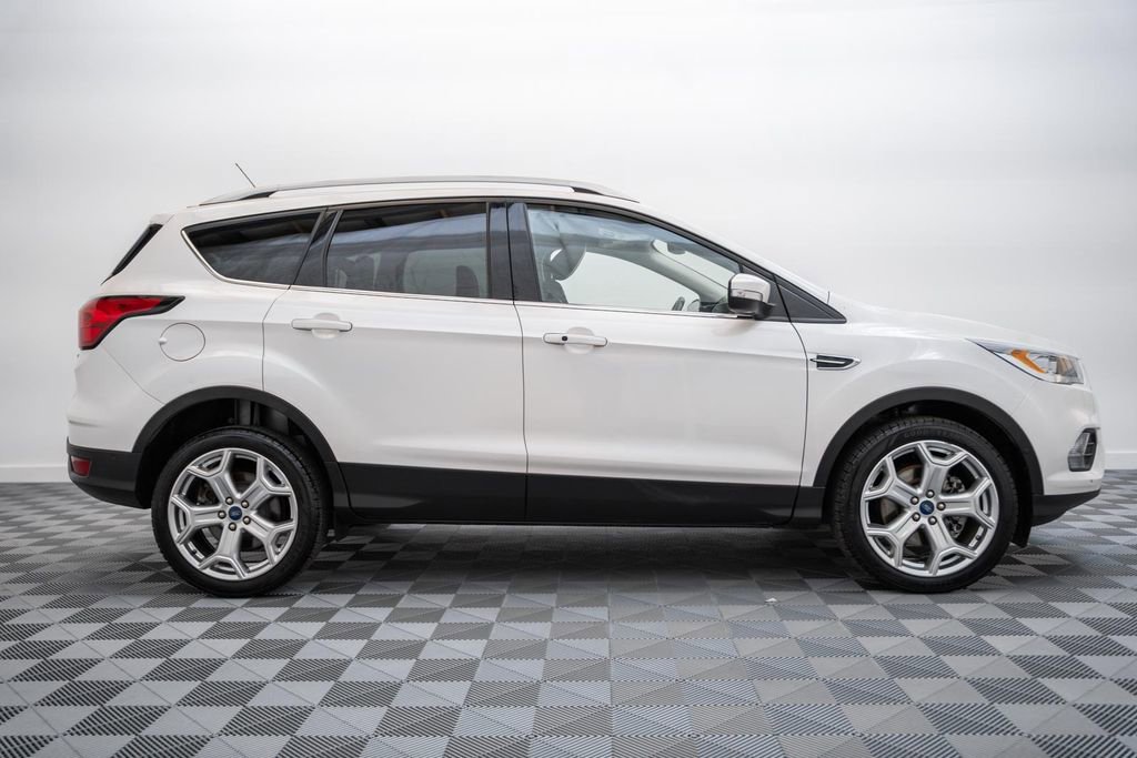 Used 2019 Ford Escape Titanium image 4