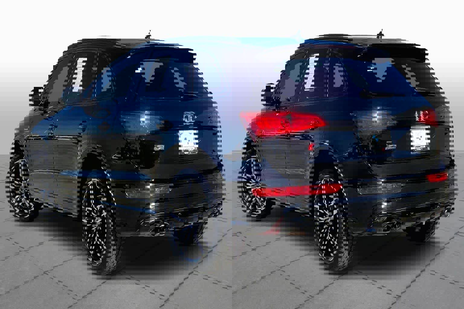 Used 2017 Audi SQ5 Premium Plus w/ Technology Package image 11