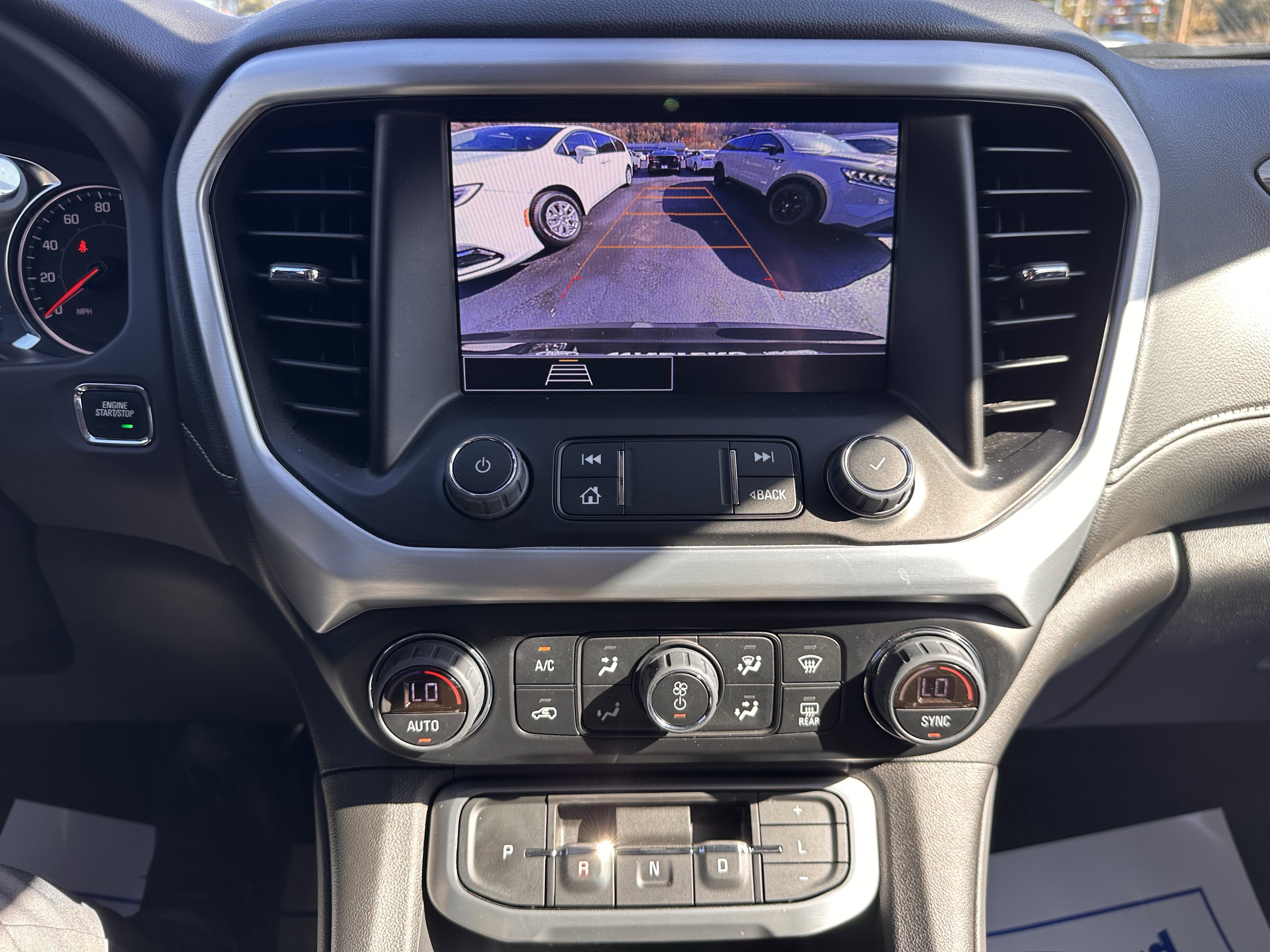 Used 2023 GMC Acadia SLE w/ Driver Convenience Package image 15