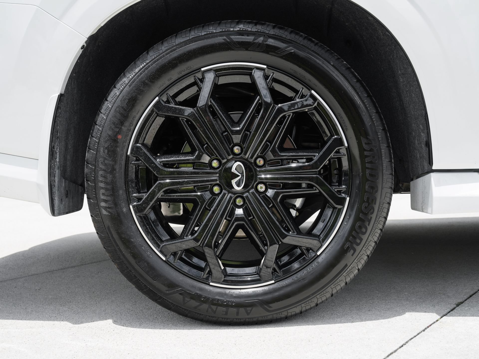 Certified 2026 INFINITI QX80 4WD w/ Sport Exterior Package image 27
