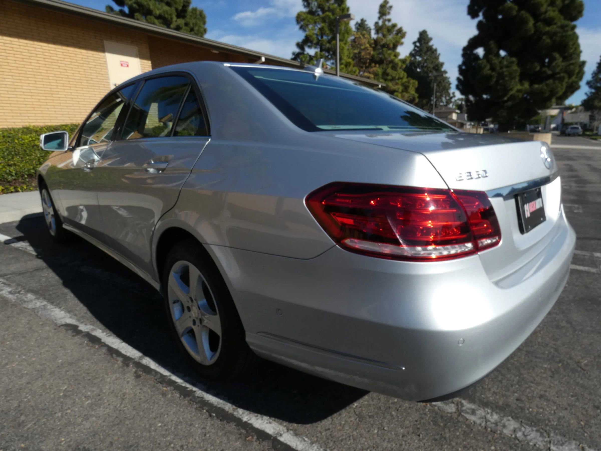 Used 2016 Mercedes-Benz E 350 Sedan w/ Premium Package image 10
