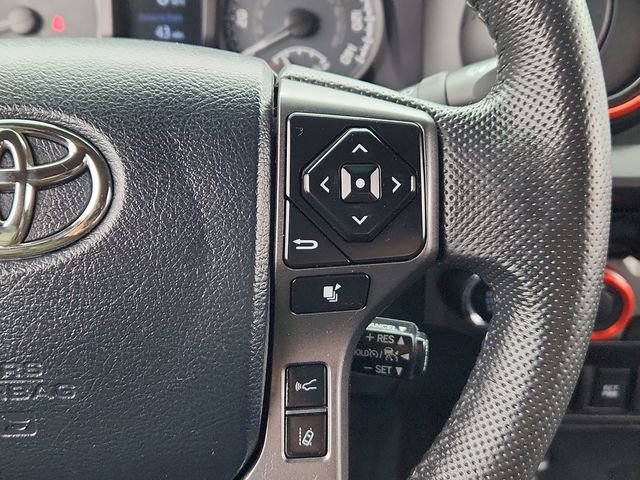 Used 2018 Toyota Tacoma TRD Sport w/ Technology Package AWD/4WD image 40