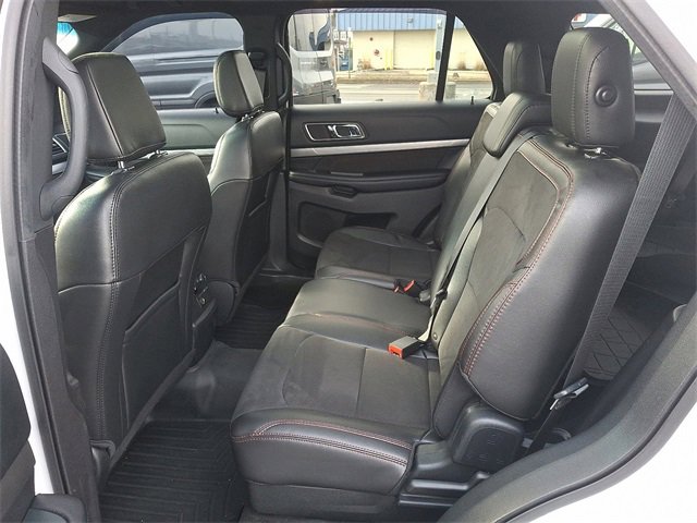 Used 2018 Ford Explorer XLT w/ Equipment Group 202A image 10