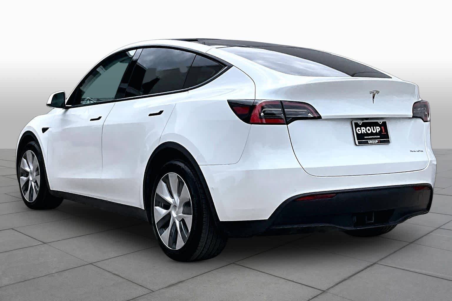Used 2021 Tesla Model Y Long Range AWD/4WD image 11