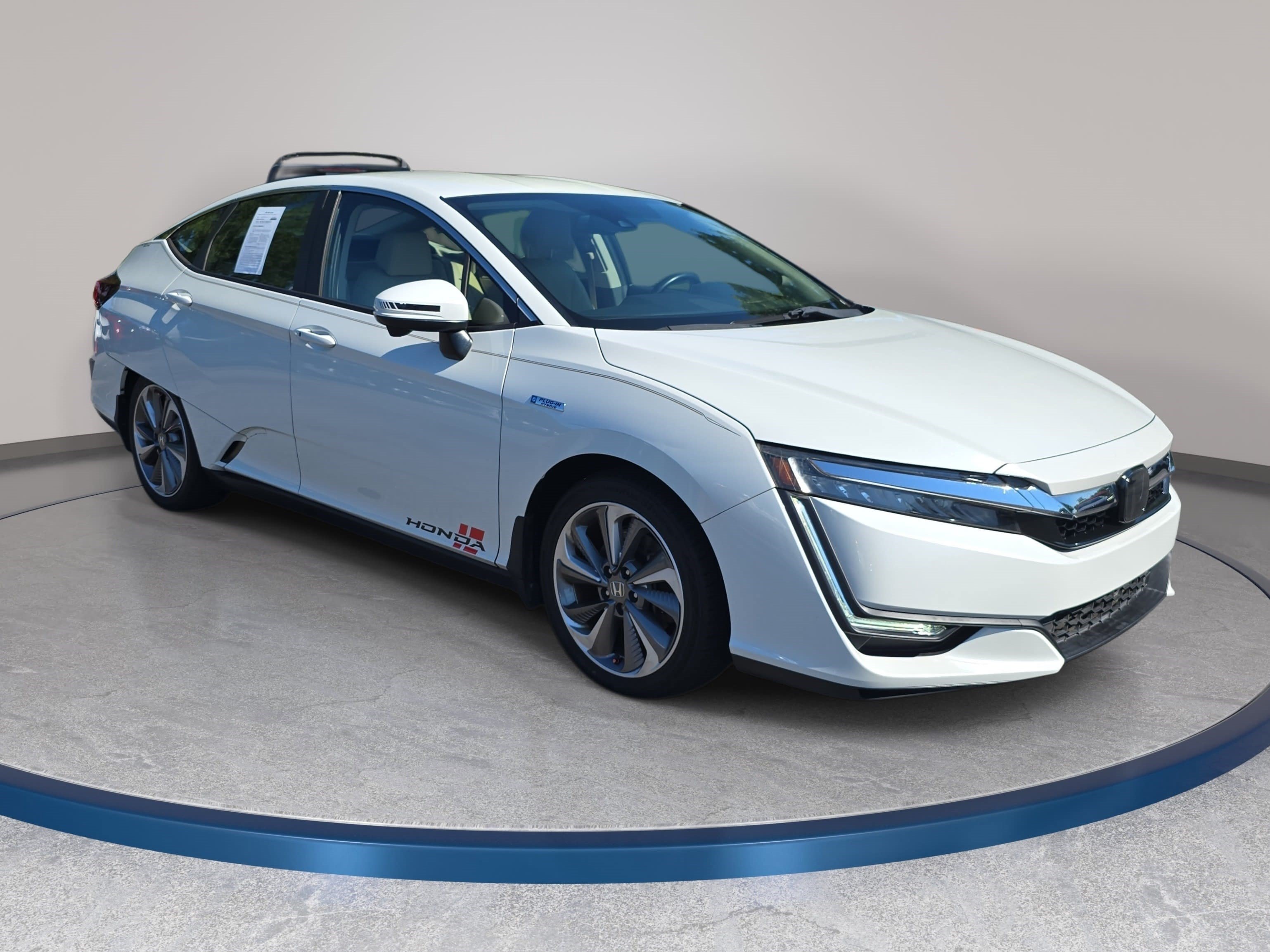 Used 2018 Honda Clarity Touring image 3