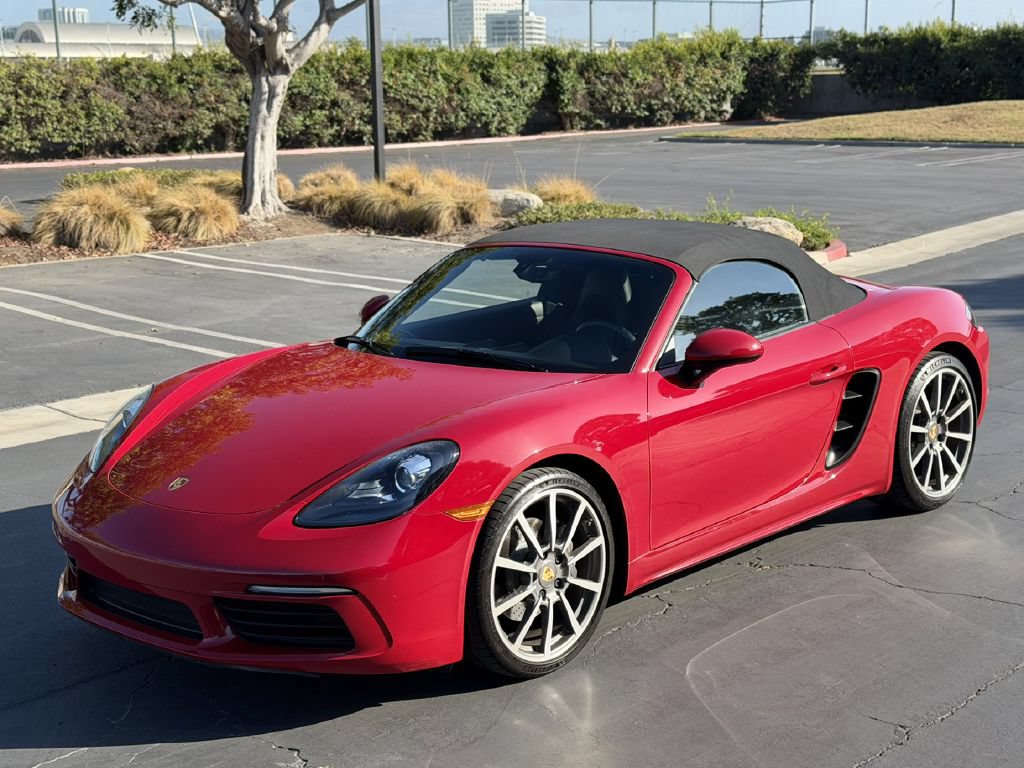 Used 2020 Porsche 718 Boxster RWD image 4