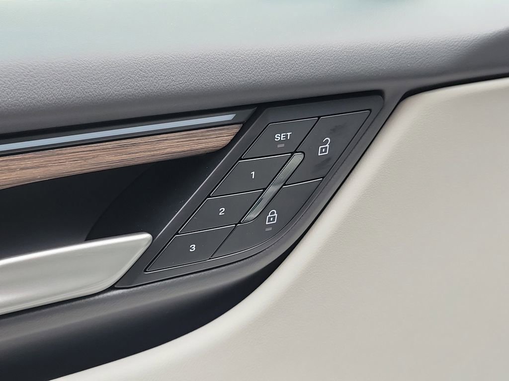 New 2026 Porsche Macan Electric RWD image 25